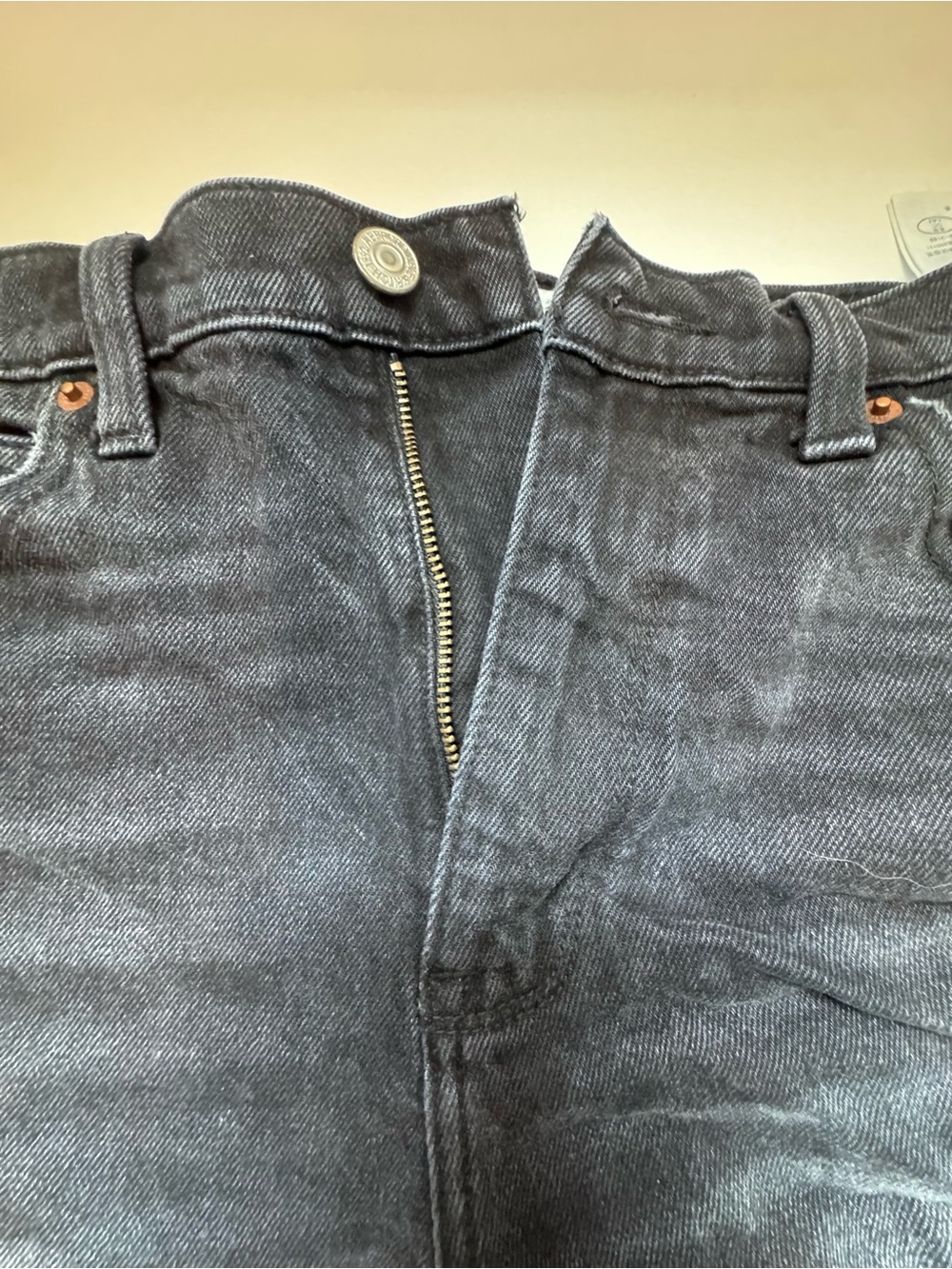 Abercrombie & Fitch Black ultra High-Rise mom Frayed Denim Shorts - Picture 4 of 6